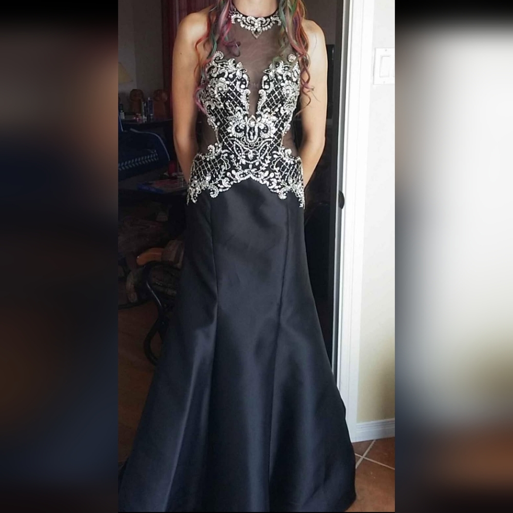 Elegant Black Prom Ball Gown - Mermaid Style - 4
